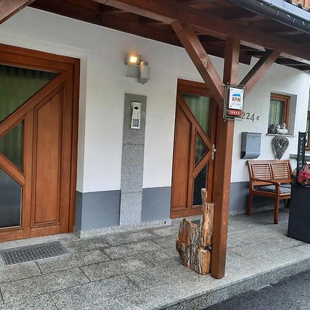 Haus Alpin Apartments Pettneu am Arlberg Exterior photo