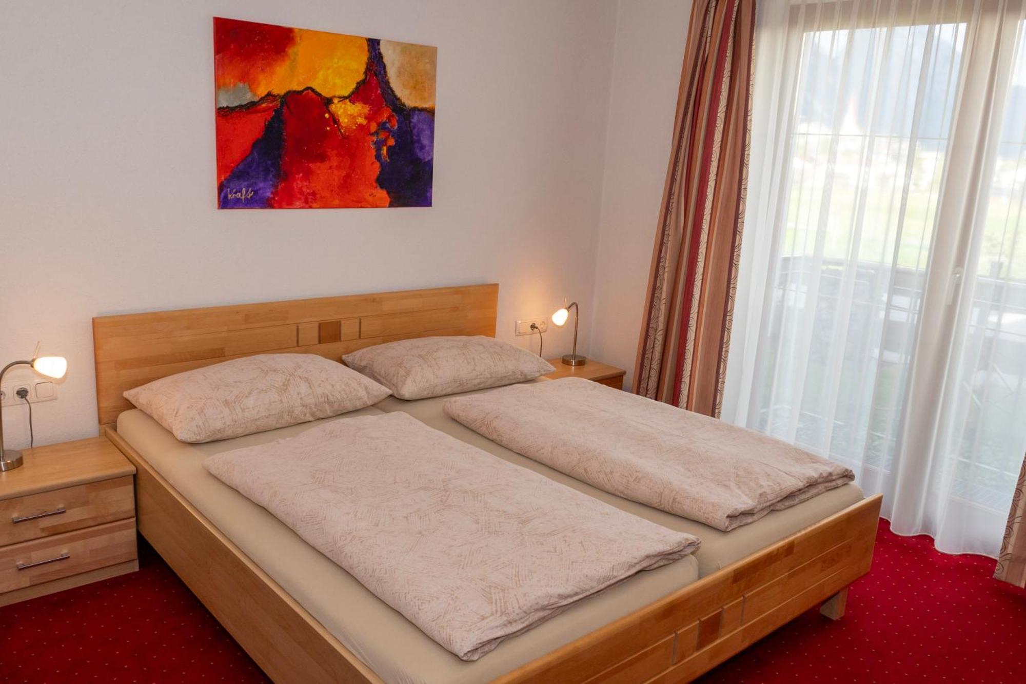 Haus Alpin Apartments Pettneu am Arlberg Exterior photo