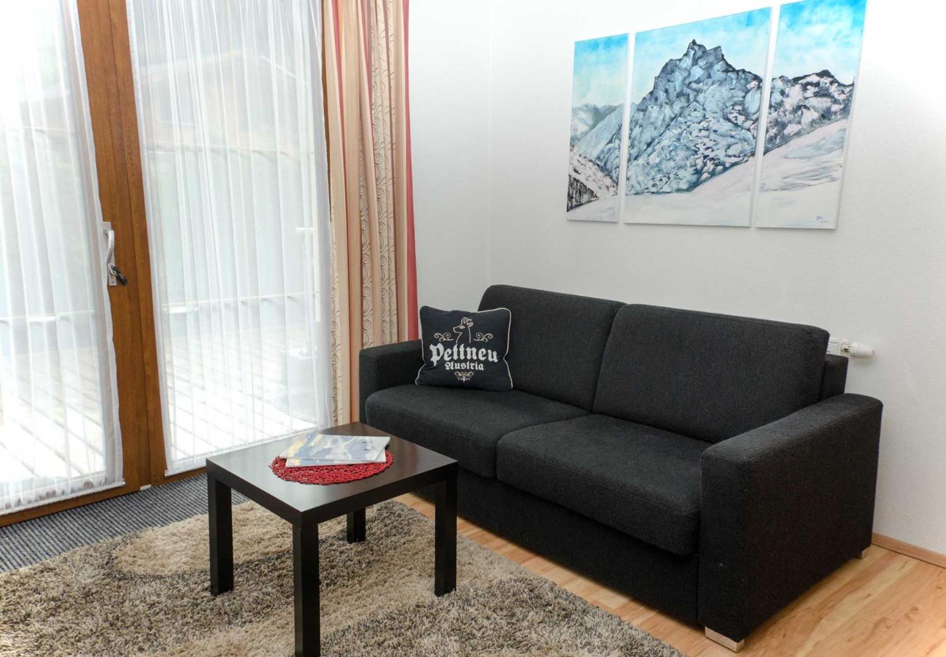 Haus Alpin Apartments Pettneu am Arlberg Exterior photo