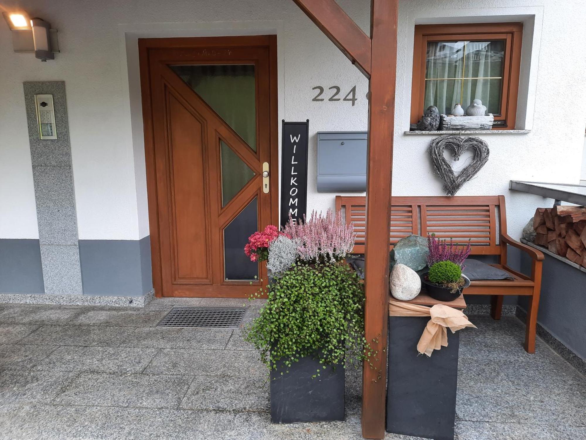 Haus Alpin Apartments Pettneu am Arlberg Exterior photo