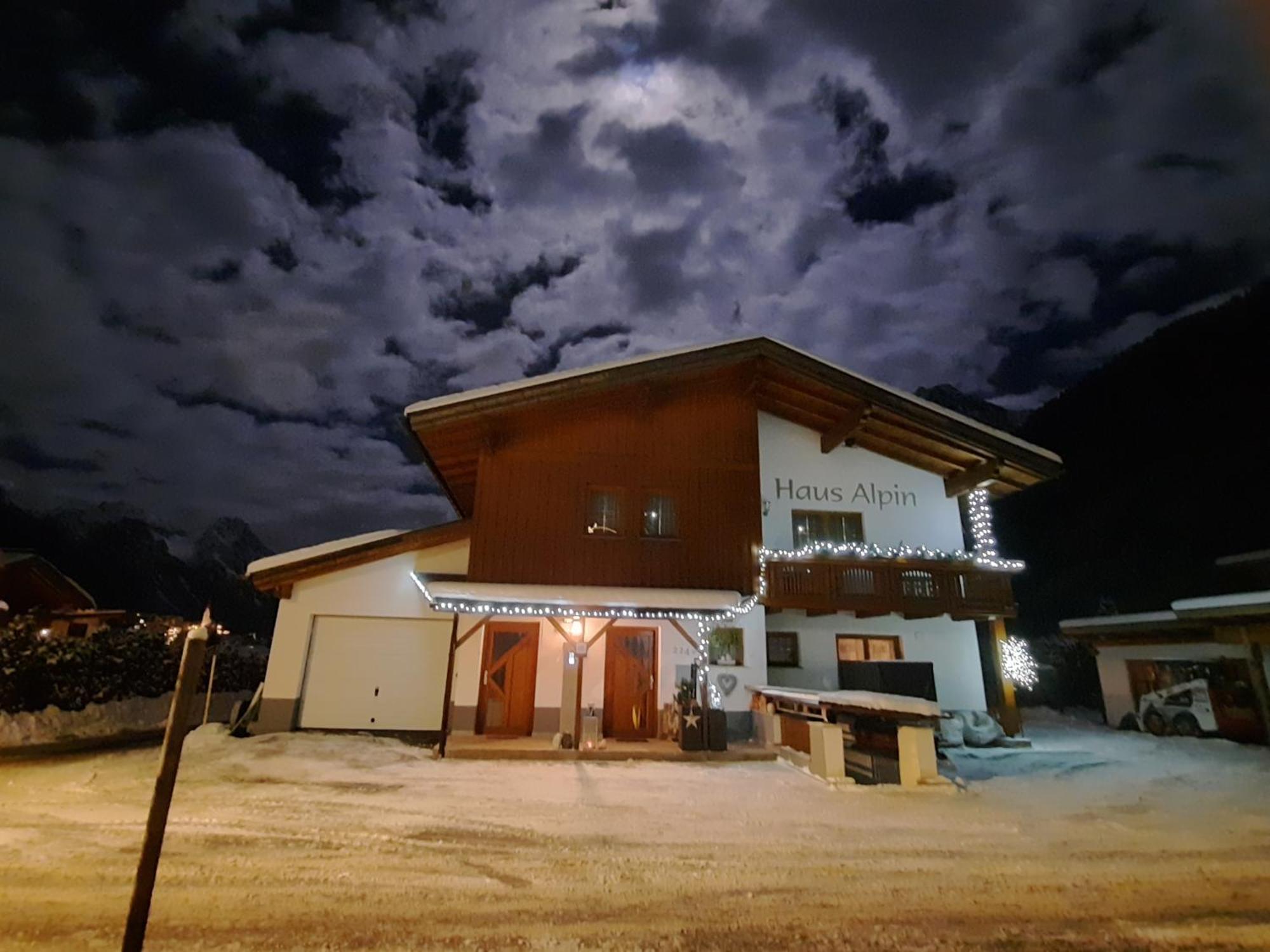 Haus Alpin Apartments Pettneu am Arlberg Exterior photo